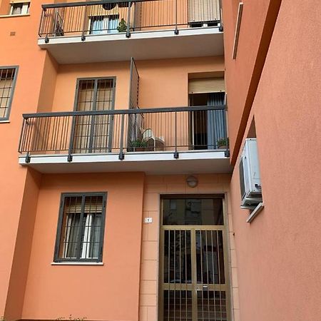 Comfortable Room Suitable 1-2 Pax Bolonia Exterior foto